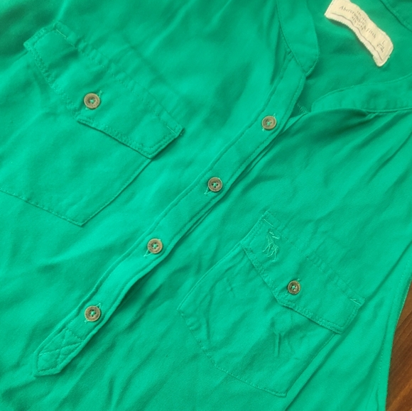 |Abercrombie & Fitch|Collared Button Up Blouse| - Picture 2 of 4